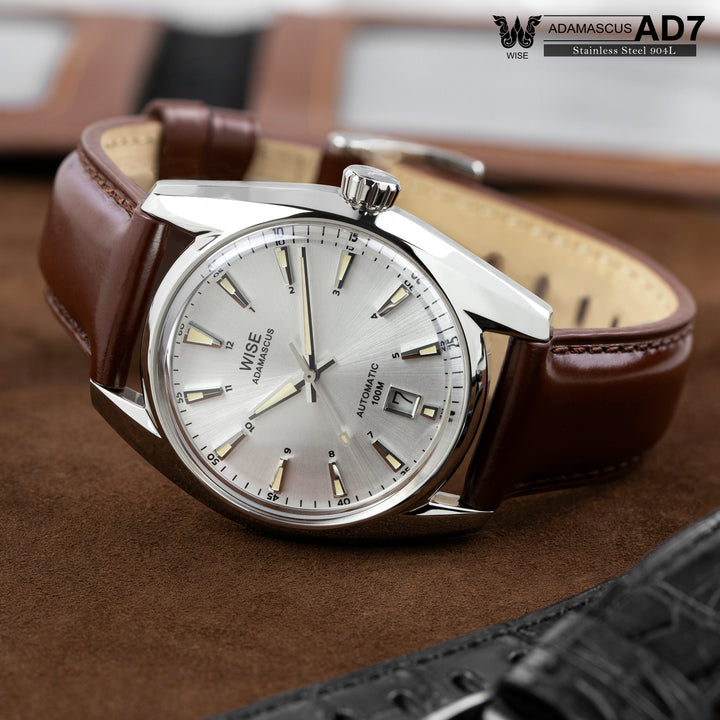 フリージャズ/アヴァンギャルドジャズ・ヴォーカリスト パティウォーターズ Silver Tone Caravelle Mens Watch