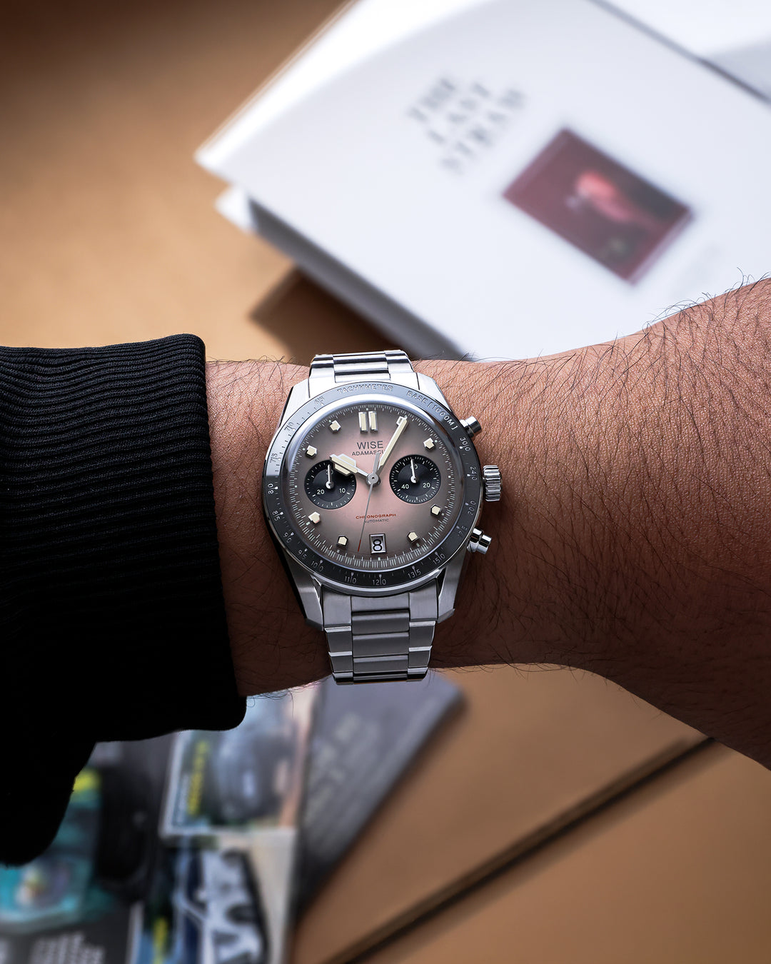 ブランドオマージュ　アート　Lサイズ ADAMASCUS AD8 Chronograph Light Pink-Grey – WISE